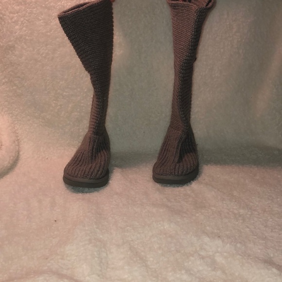 Gray Knit Uggs - Picture 2 of 6